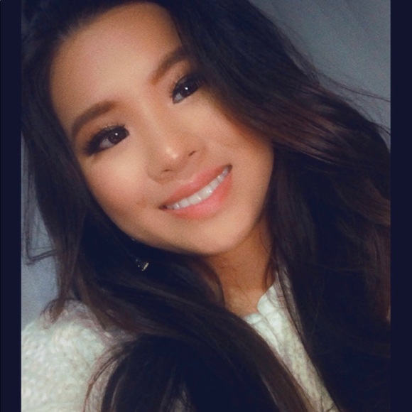 Meet your Posher, Joanna! - Picture 2 of 5